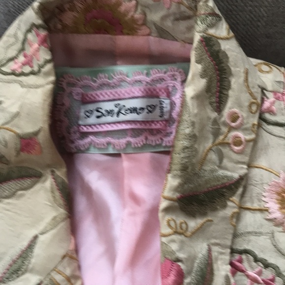 Beautiful silk blazer with flower embroidery - Picture 3 of 5